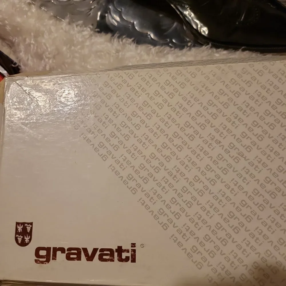 Gravati black patent/ tender size 8 narrow